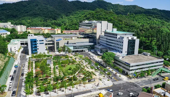 The hospital campus from above — Samsung Medical Center