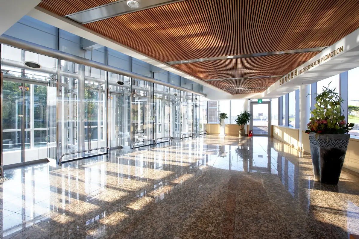Health Promotion Center corridor — Samsung Medical Center